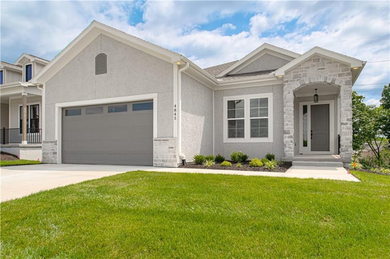 4845 Martin St, Riverside, MO 64150