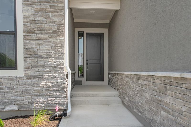 4935 Martin St, Riverside, MO 64150