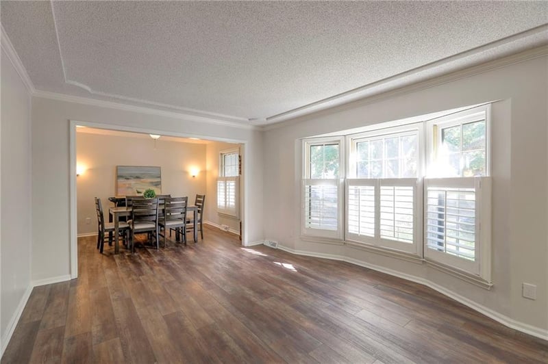 1117 Clubhouse Ln, Lee's Summit, MO 64086