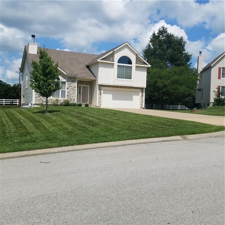 10526 Rowland St, Kansas City, KS 66109