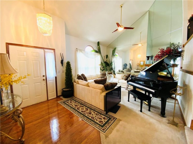 10526 Rowland St, Kansas City, KS 66109