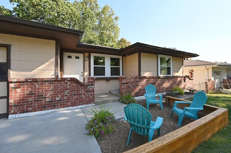 5871 Oakley Ave, Kansas City, MO 64119