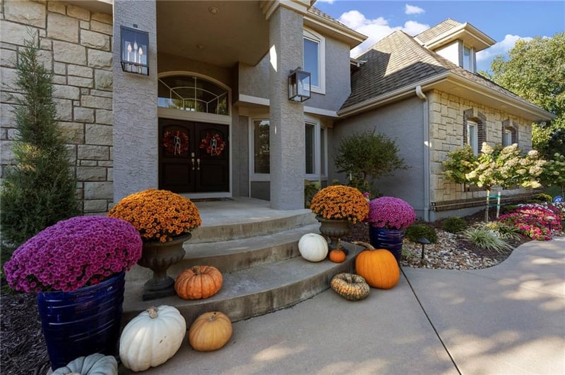 5704 148th Ter, Overland Park, KS 66223