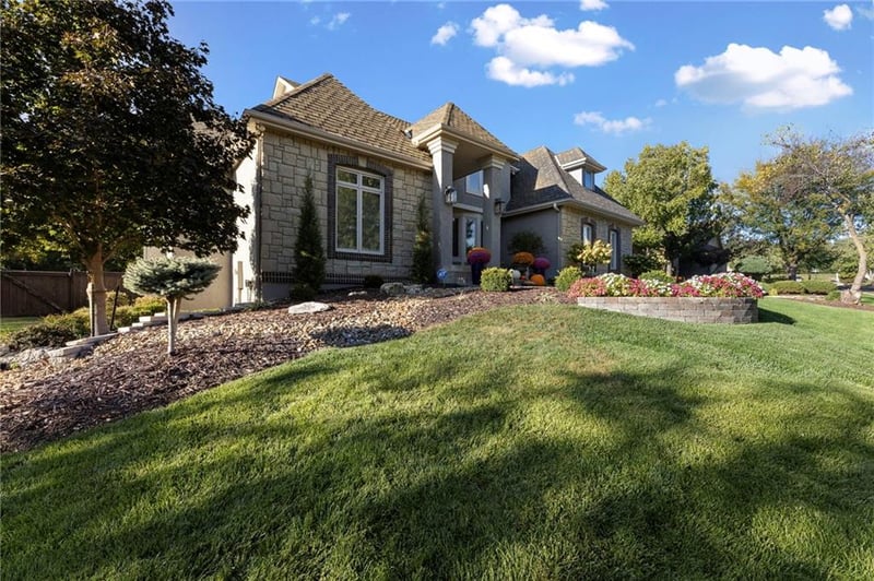 5704 W 148th Ter, Overland Park, KS 66223
