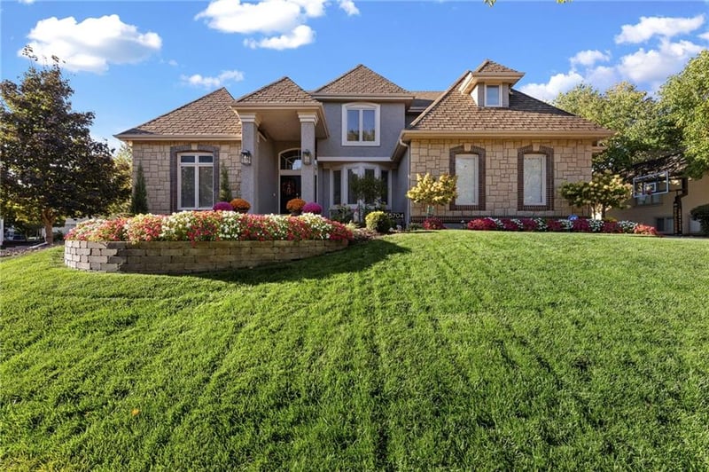 5704 W 148th Ter, Overland Park, KS 66223