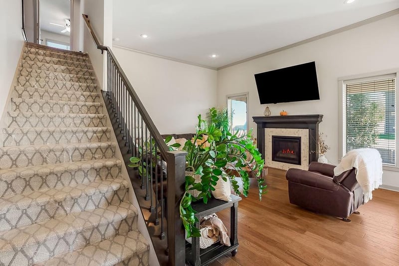 108 SE Riley St, Blue Springs, MO 64064