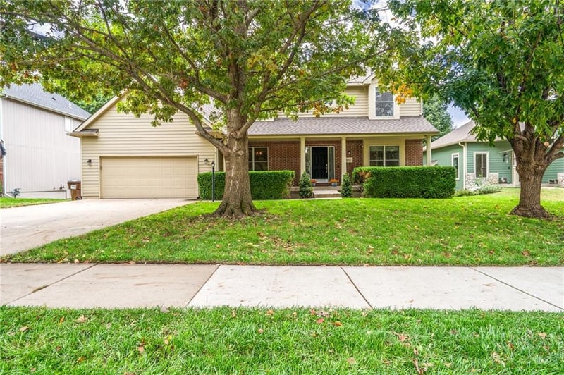 1017 Stoneridge Dr, Lawrence, KS 66049