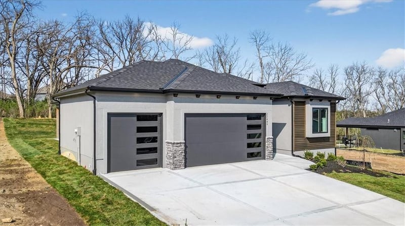 22480 89th Ter, Lenexa, KS 66227