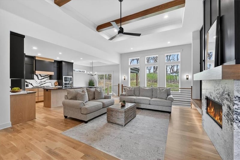 22480 89th Ter, Lenexa, KS 66227