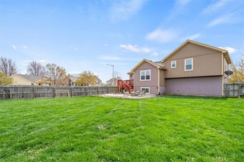 964 Witch Hollow St, Gardner, KS 66030