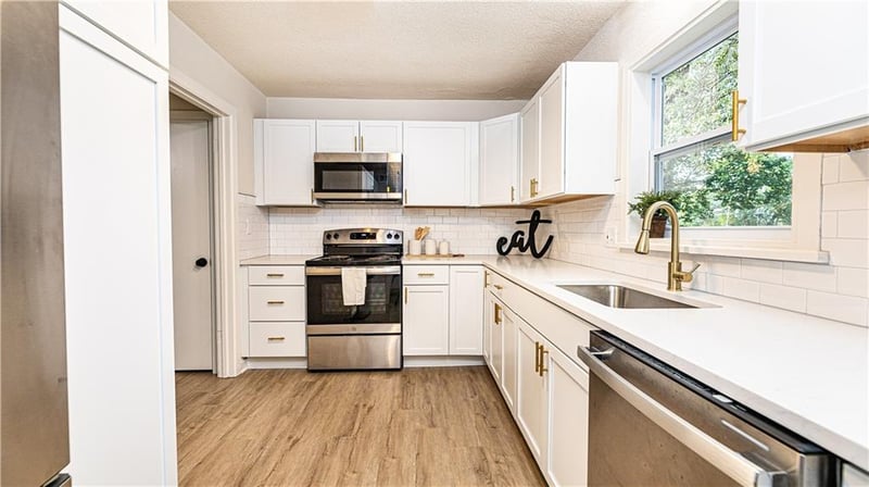 8340 Riggs St, Overland Park, KS 66212