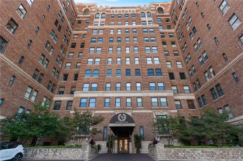 229 Ward Pw #301B and 302B, Kansas City, MO 64112