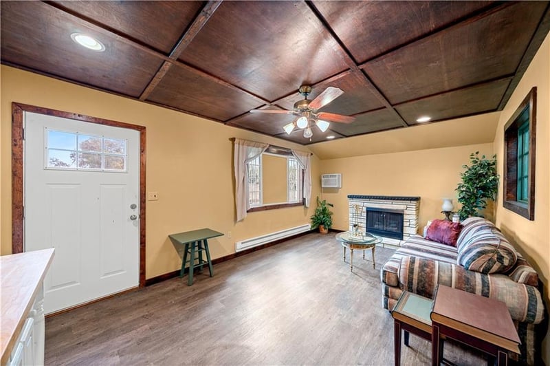 6168 W Cheyenne Dr, Lathrop, MO 64465