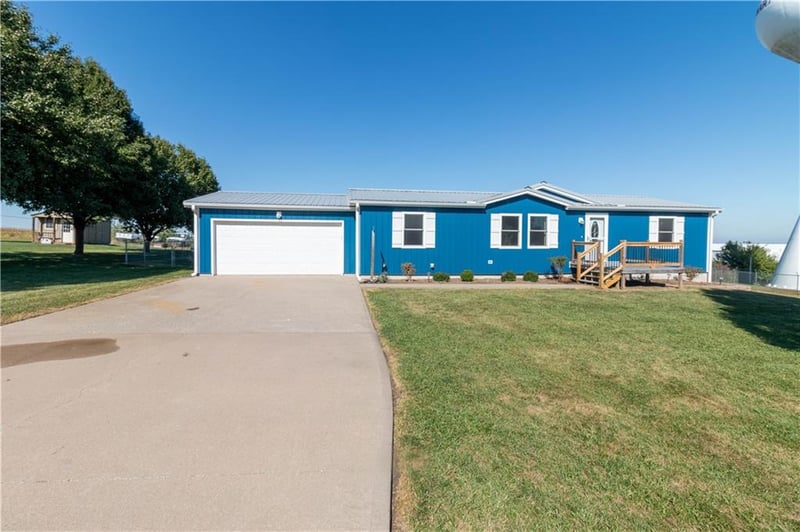710 Groom St, Stewartsville, MO 64490