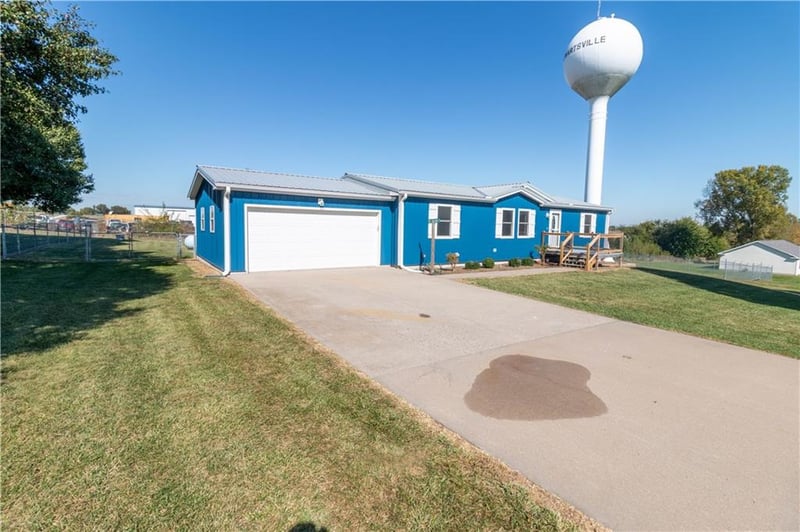 710 Groom St, Stewartsville, MO 64490