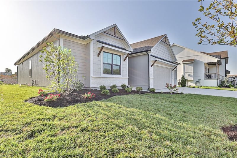 14014 Crawford Creek Cir, Lake Lotawana, MO 64034