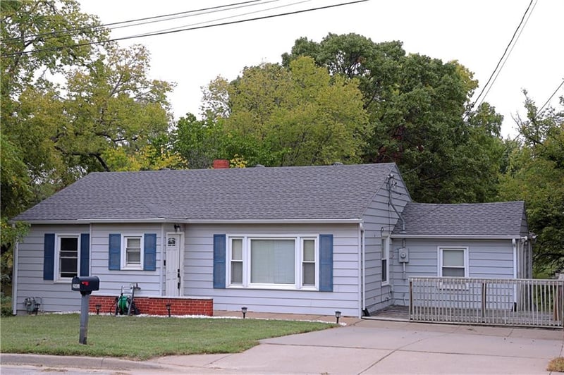 202 Ne 76th Ter, Gladstone, MO 64118