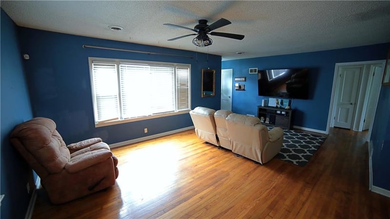 202 Ne 76th Ter, Gladstone, MO 64118