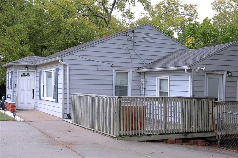 202 Ne 76th Ter, Gladstone, MO 64118