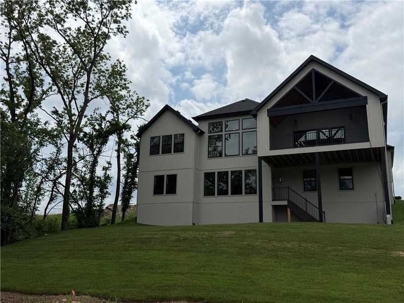 8989 Freedom St, Lenexa, KS 66227