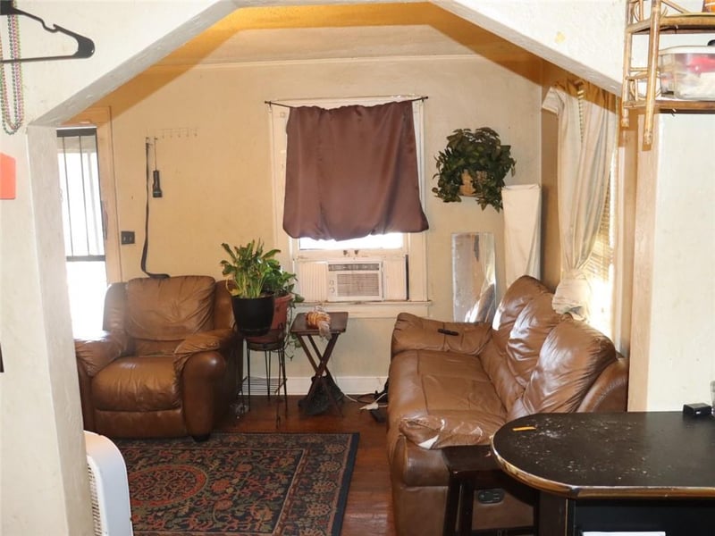 4280 62nd St, Kansas City, MO 64130