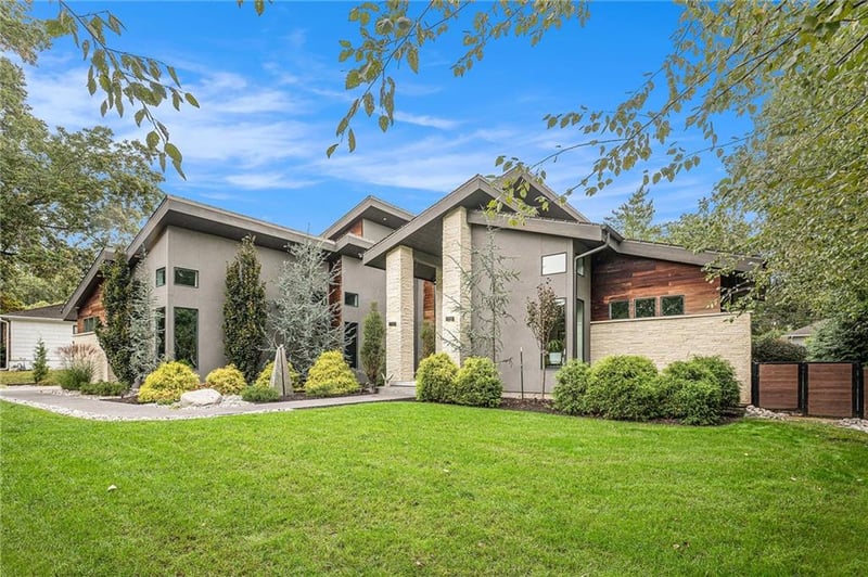 9421 Belinder Rd, Leawood, KS 66206