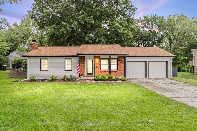 220 E 132nd St, Kansas City, MO 64145