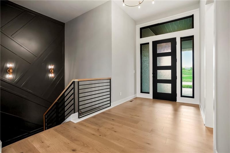 9027 Freedom Cir, Lenexa, KS 66227