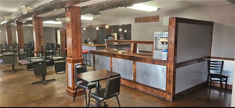 1806 Commercial St, Harrisonville, MO 64701