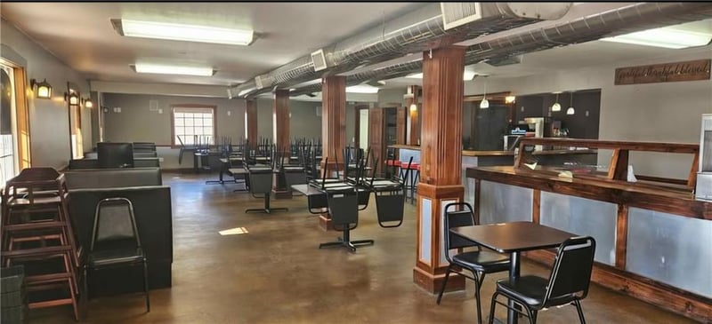 1806 Commercial St, Harrisonville, MO 64701