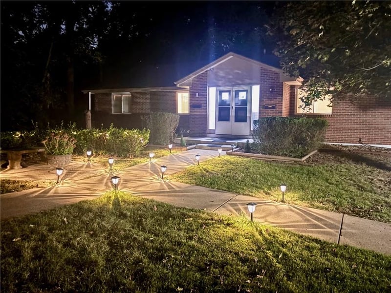 7909 Grandview St, Overland Park, KS 66204