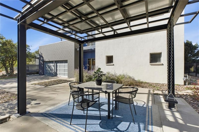 1520 Jarboe St, Kansas City, MO 64108