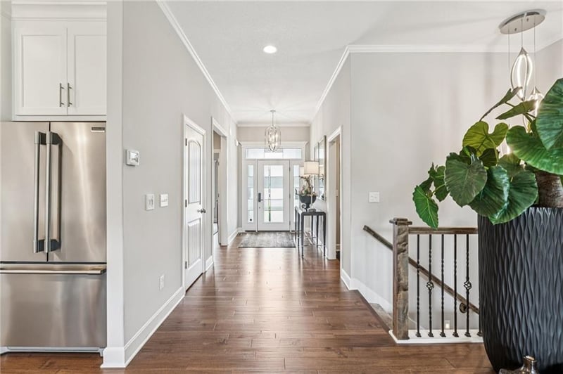 7400 Chambers Ct, Parkville, MO 64152