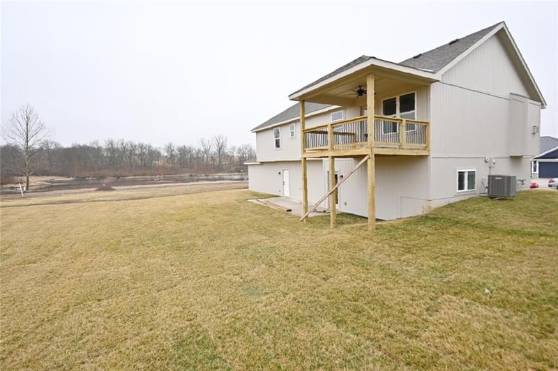 103 Johnson Cir, Dearborn, MO 64439