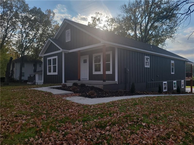 1400 Dodgion Ave, Independence, MO 64055