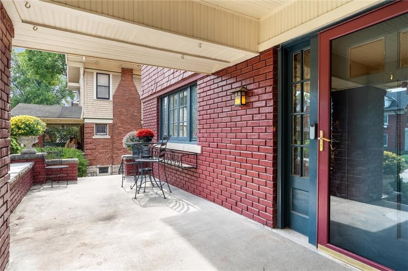 3612 Charlotte St, Kansas City, MO 64109