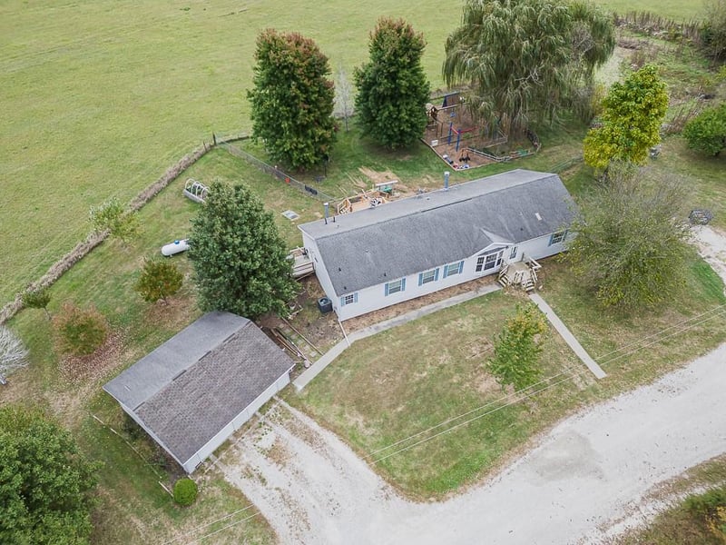 24785 Evans Rd, Tonganoxie, KS 66086