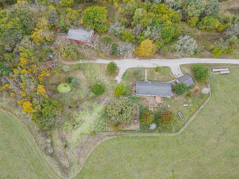 24785 Evans Rd, Tonganoxie, KS 66086