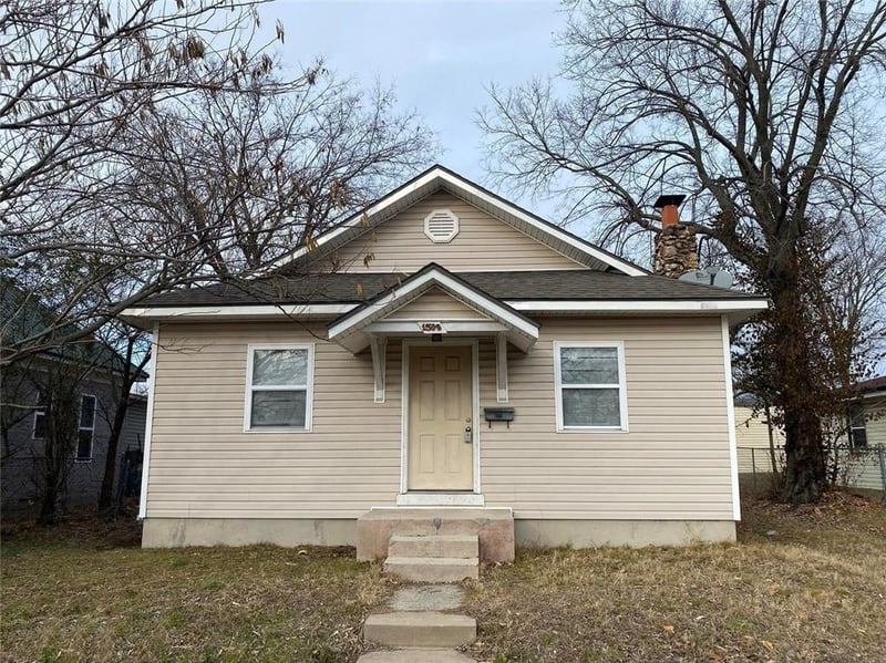 1503 E Valley St, Joplin, MO 64801