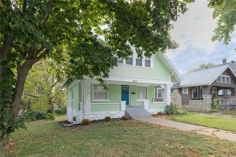 2837 Parkwood Blvd, Kansas City, KS 66104