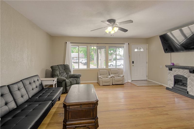 8803 Manchester Ave, Kansas City, MO 64138