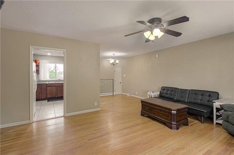 8803 Manchester Ave, Kansas City, MO 64138