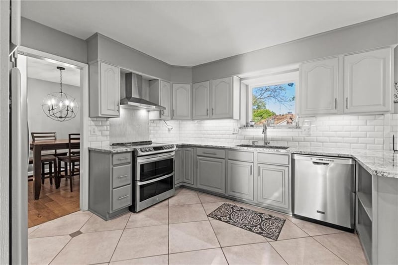 11739 Grant St, Overland Park, KS 66210