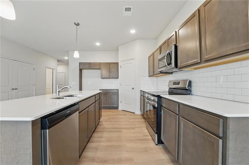 123 Mulberry Ct, Blue Springs, MO 64014