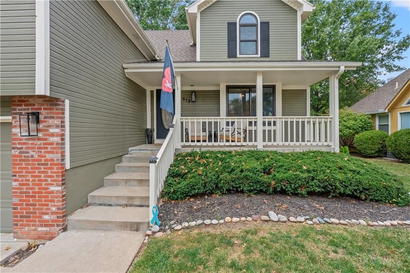 312 Breon Bay Dr, Lee's Summit, MO 64063