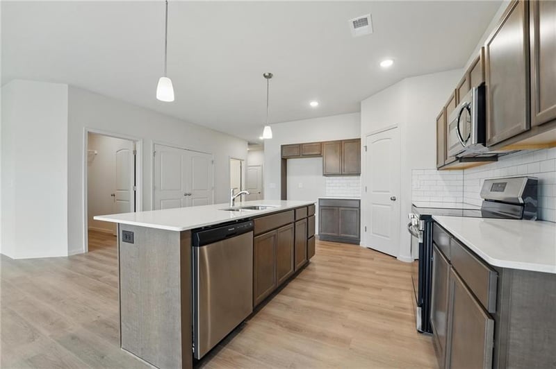 409 Redbud Ct, Blue Springs, MO 64014