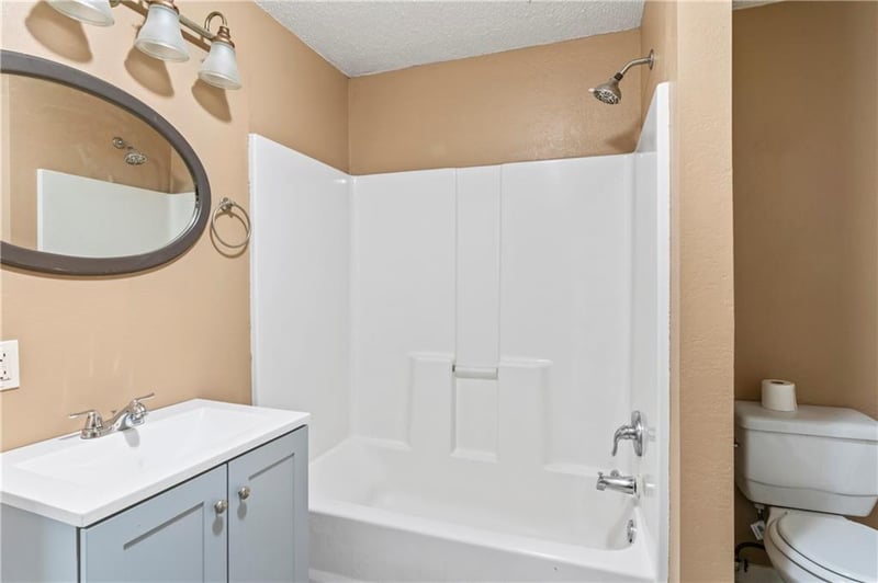 5239 Bristol Ave, Kansas City, MO 64119