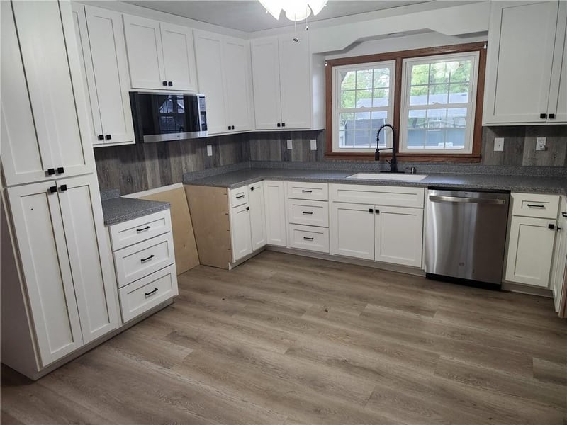 1745 Lake Trenton Dr, Trenton, MO 64683