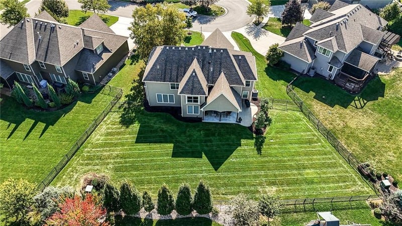 15816 Hayes St, Overland Park, KS 66221