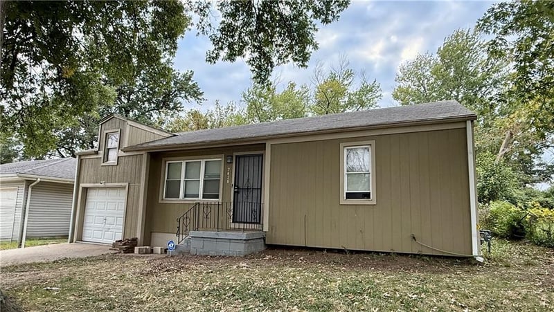 7426 Indiana Ave, Kansas City, MO 64132